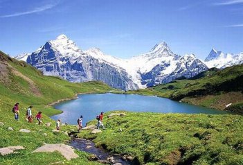 Jungfrau, srdce Švýcarska - gigantická kulisa horských čtyřtisícovek - Švýcarsko