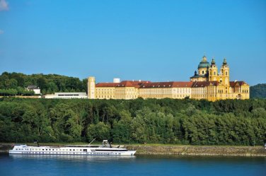 Romantické údolí Wachau s plavbou po Dunaji a návštěvou Vídně