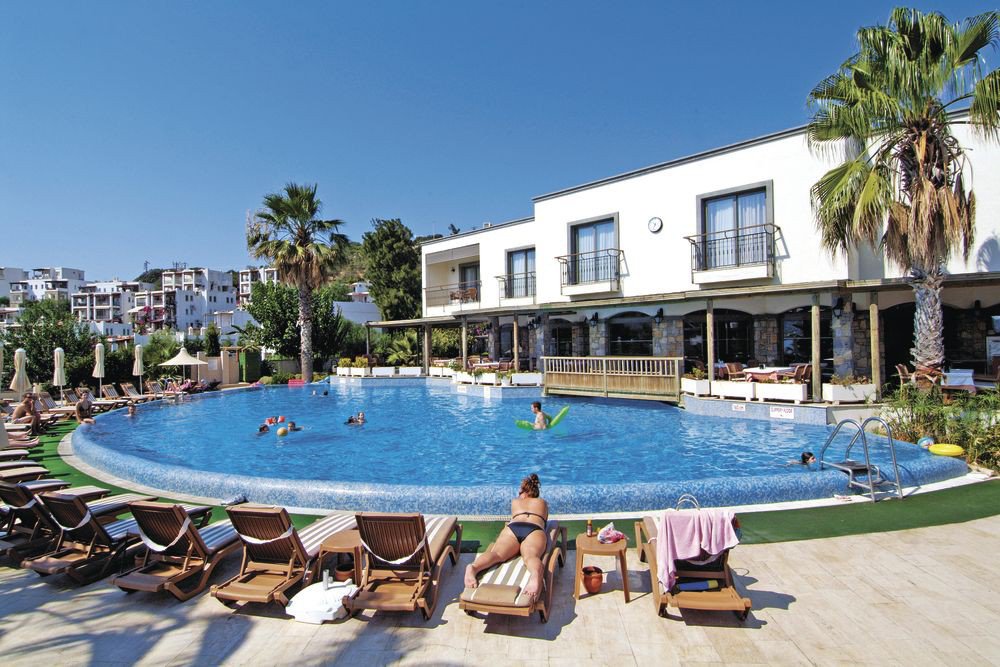 Costa 3s beach hotel 4 бодрум. Турция отель Bodrum Beach Club. Коста Бич отель. Costa 3s Hotel. Bitez пляж Бодрум.